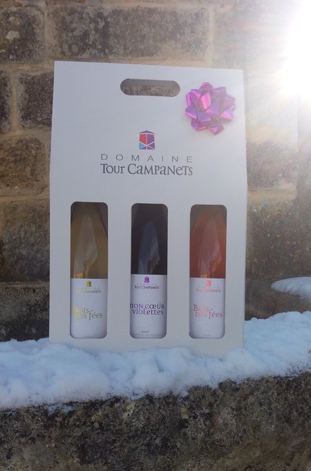 A offrir ou à s'offrir : Coffret Prestige 3 bouteilles (Bois des Fées Rosé- Mon Coeur Violettes Rouge- Bois des Fées Blanc) à 34.99 €